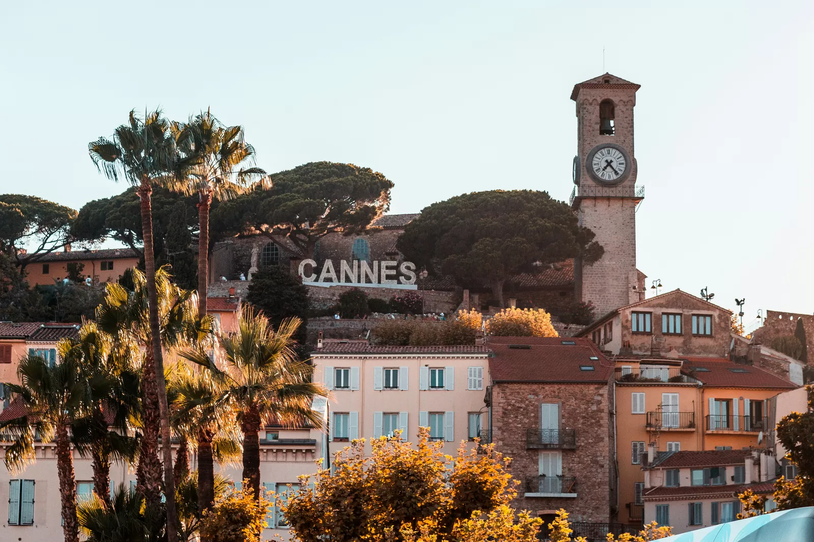 Blick über Cannes an der Côte d’Azur