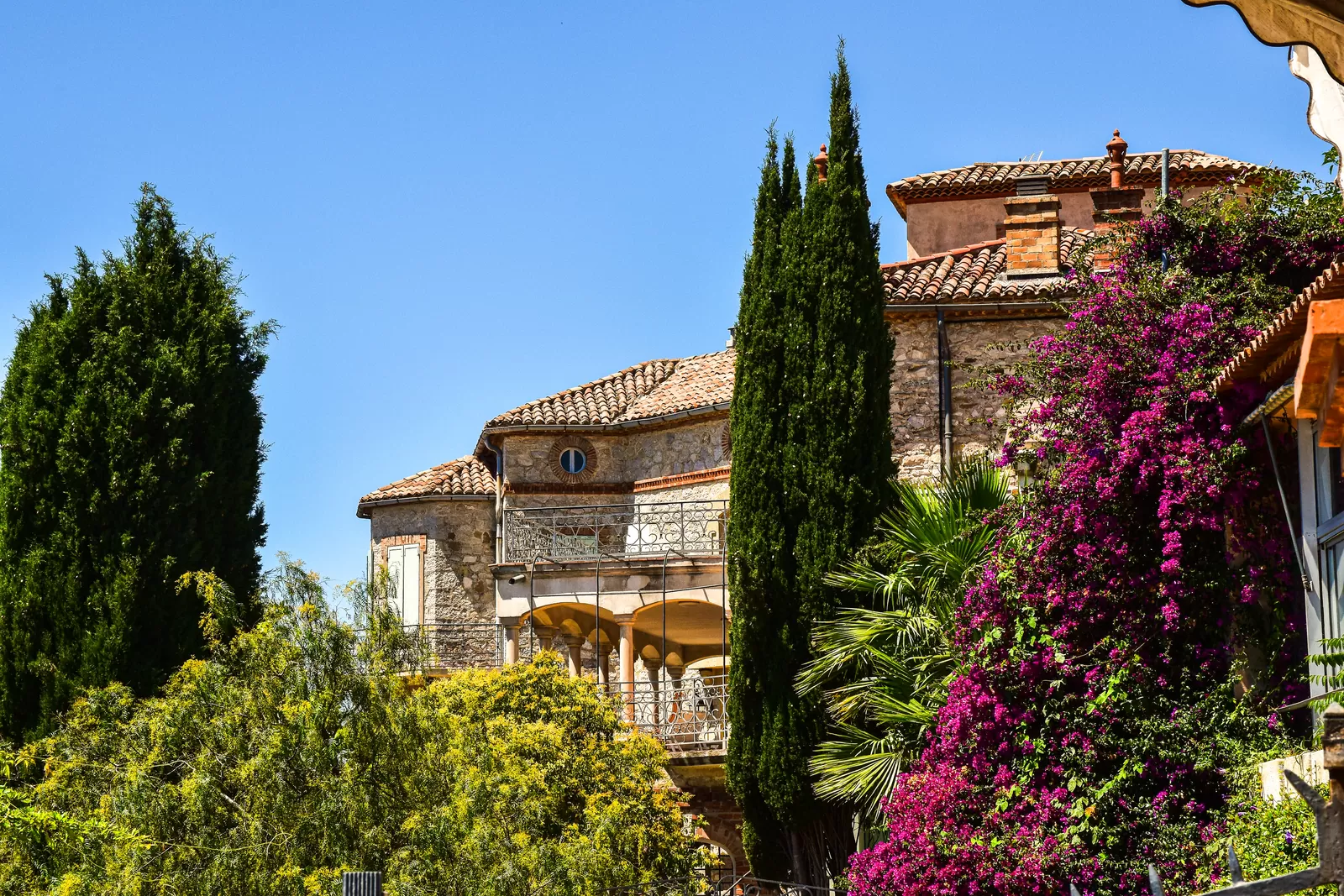 Das provenzalische Dorf Mougins an der Côte d’Azur